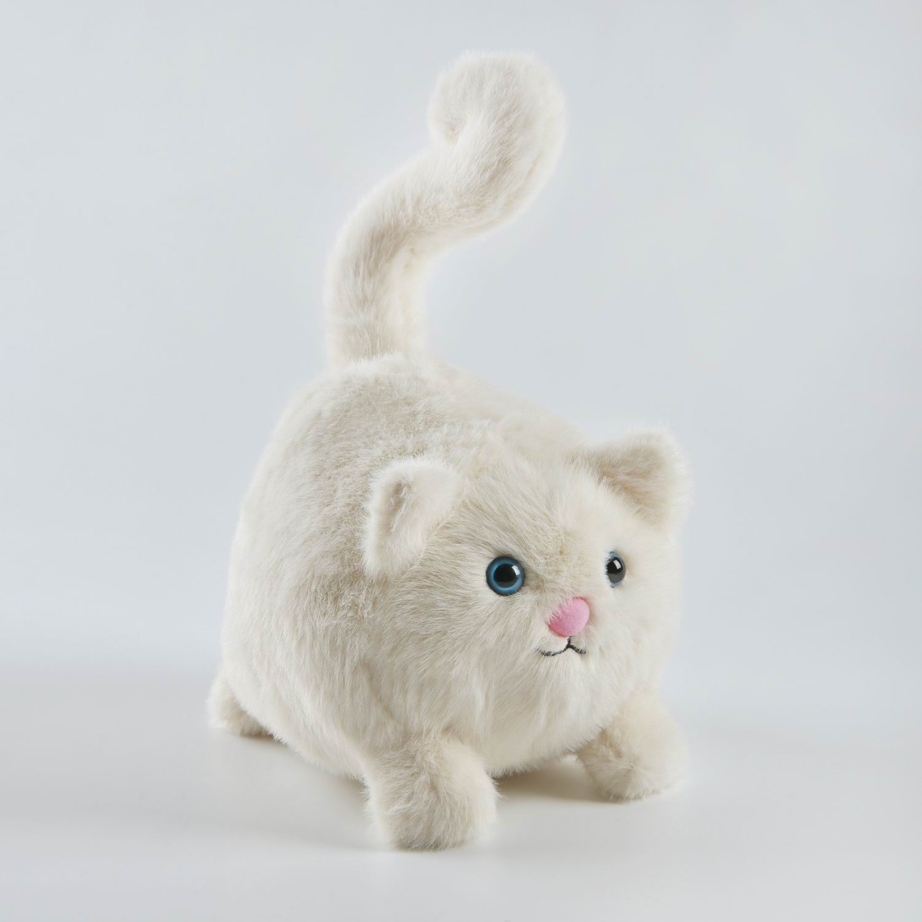 Мягкая игрушка Abtoys Кошка белая Ундина, 18см M4871