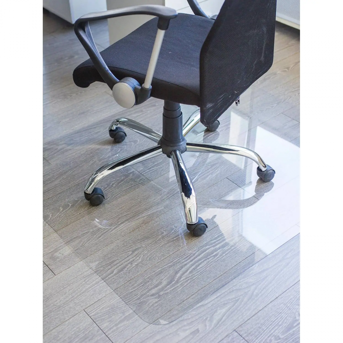 Коврик напольный BSL_EChair поликарб/прозрач/глад 900x1200x0,8 рулон/короб Easy Chair 2286073